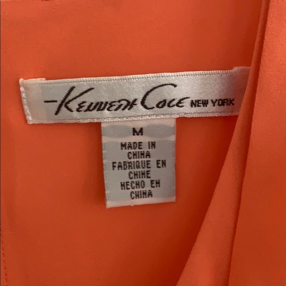 Kenneth Cole Tiered Tunic Blouse Size Medium - Picture 3 of 4